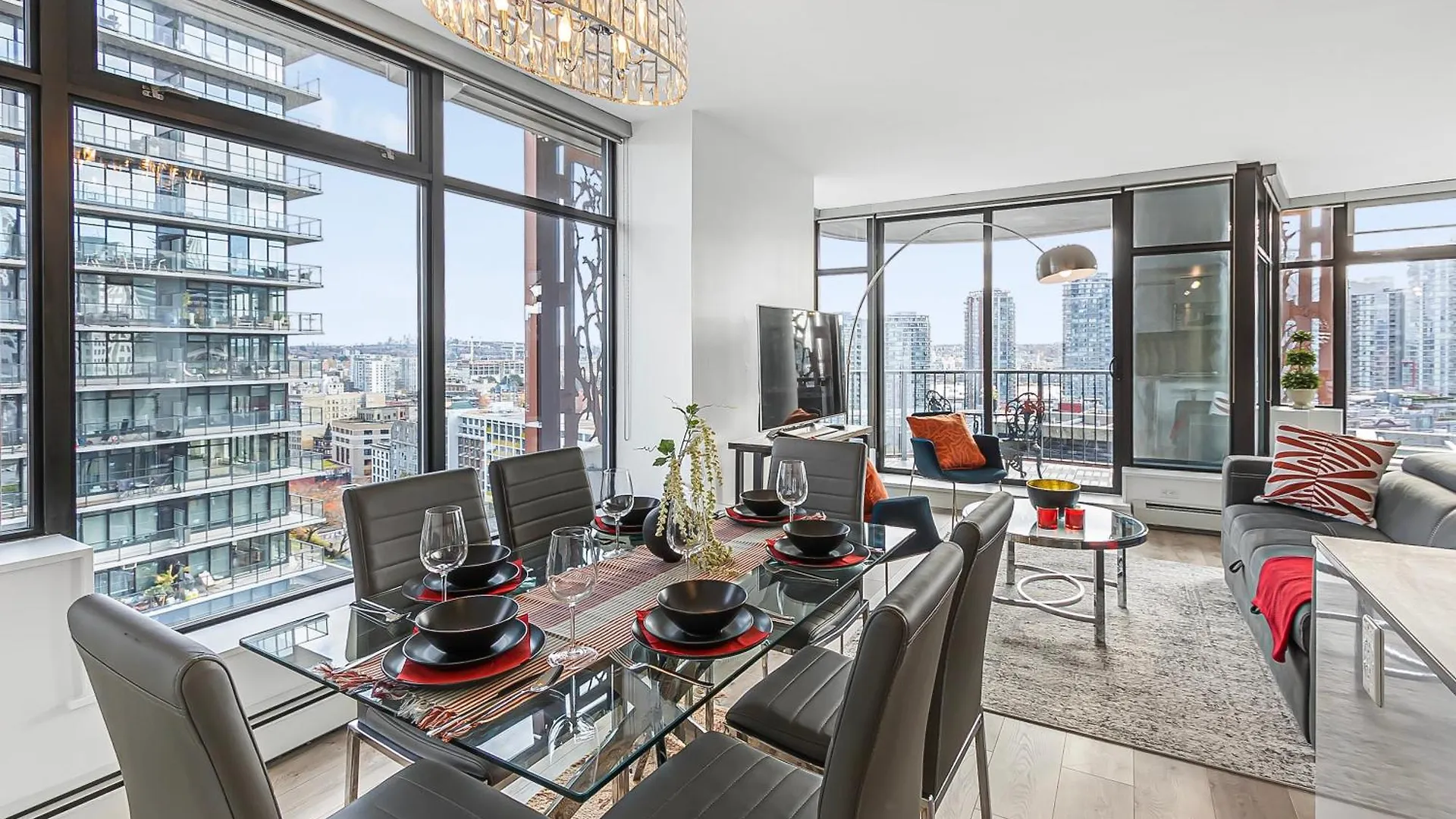 Spacious Modern High-Rise With Ocean & City Views Vancouver