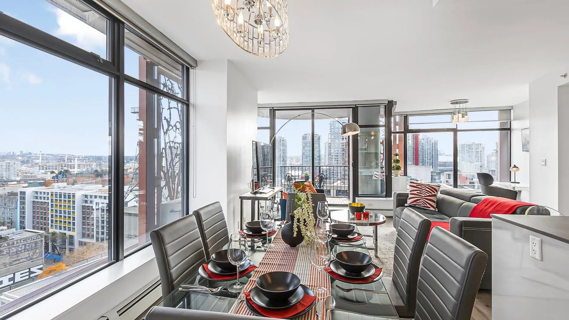 Apartment Spacious Modern High-Rise With Ocean & City Views Vancouver